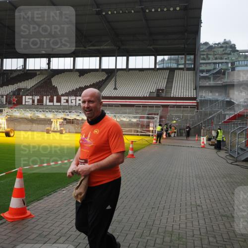 07.12.2025 - St. Pauli X-Mass-Run No. 15 Fabian Wolf http://msf.ph/oto/9413130 07.12.2025 11:18:59 Ziel 1109, 1322, 2064, 2067 meine-sportfotos.de