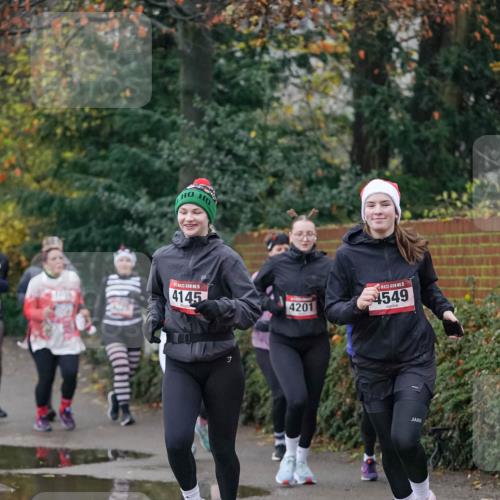 07.12.2025 - St. Pauli X-Mass-Run No. 15 Michael Burmester http://msf.ph/oto/9413185 07.12.2025 10:03:10 Laufen 4145, 5, 4201, 4549 meine-sportfotos.de