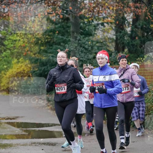 07.12.2025 - St. Pauli X-Mass-Run No. 15 Michael Burmester http://msf.ph/oto/9413212 07.12.2025 10:03:13 Laufen 15, 4201, 139, 4204, 373, 279 meine-sportfotos.de