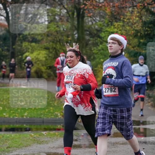 07.12.2025 - St. Pauli X-Mass-Run No. 15 Michael Burmester http://msf.ph/oto/9413242 07.12.2025 10:03:16 Laufen 1039, 2792 meine-sportfotos.de
