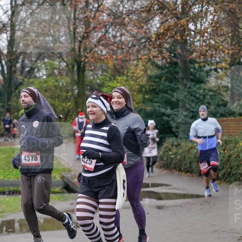 07.12.2025 - St. Pauli X-Mass-Run No. 15 Michael Burmester http://msf.ph/oto/9413269 07.12.2025 10:03:18 Laufen 4378, 25 meine-sportfotos.de