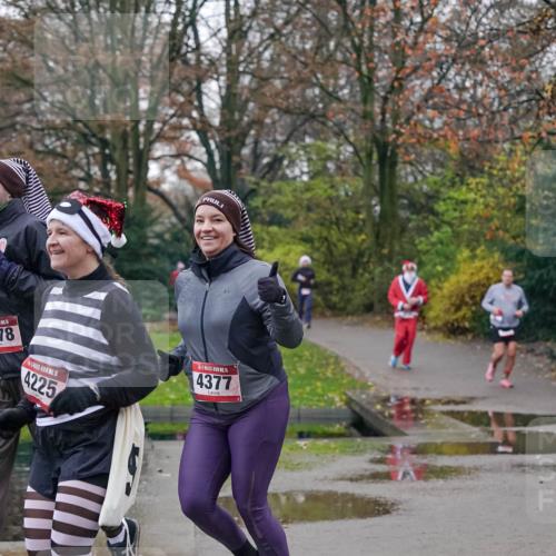 07.12.2025 - St. Pauli X-Mass-Run No. 15 Michael Burmester http://msf.ph/oto/9413278 07.12.2025 10:03:18 Laufen 15, 78, 5, 4225, 15, 4377 meine-sportfotos.de