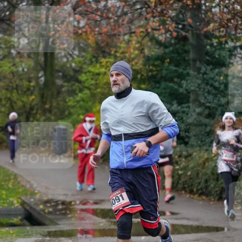 07.12.2025 - St. Pauli X-Mass-Run No. 15 Michael Burmester http://msf.ph/oto/9413290 07.12.2025 10:03:20 Laufen 15, 091, 1805 meine-sportfotos.de