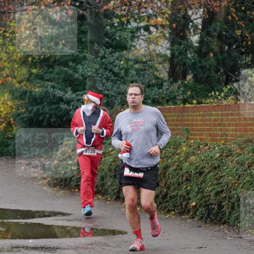 07.12.2025 - St. Pauli X-Mass-Run No. 15 Michael Burmester http://msf.ph/oto/9413330 07.12.2025 10:03:23 Laufen 3720 meine-sportfotos.de