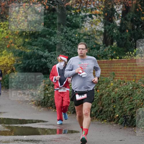 07.12.2025 - St. Pauli X-Mass-Run No. 15 Michael Burmester http://msf.ph/oto/9413336 07.12.2025 10:03:23 Laufen 3720, 794 meine-sportfotos.de