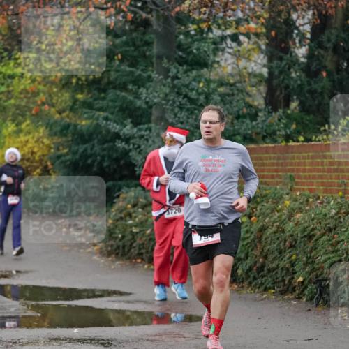 07.12.2025 - St. Pauli X-Mass-Run No. 15 Michael Burmester http://msf.ph/oto/9413339 07.12.2025 10:03:24 Laufen 3720, 794 meine-sportfotos.de