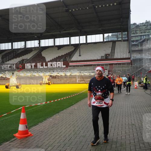 07.12.2025 - St. Pauli X-Mass-Run No. 15 Fabian Wolf http://msf.ph/oto/9413350 07.12.2025 11:19:34 Ziel 367, 373, 797, 1336, 1343, 1563, 2062 meine-sportfotos.de