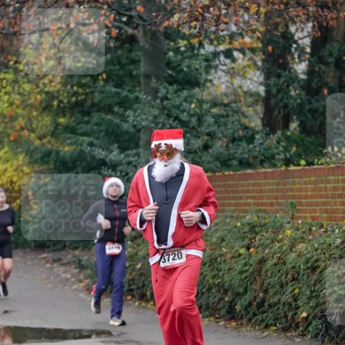 07.12.2025 - St. Pauli X-Mass-Run No. 15 Michael Burmester http://msf.ph/oto/9413351 07.12.2025 10:03:26 Laufen 4419, 3720 meine-sportfotos.de