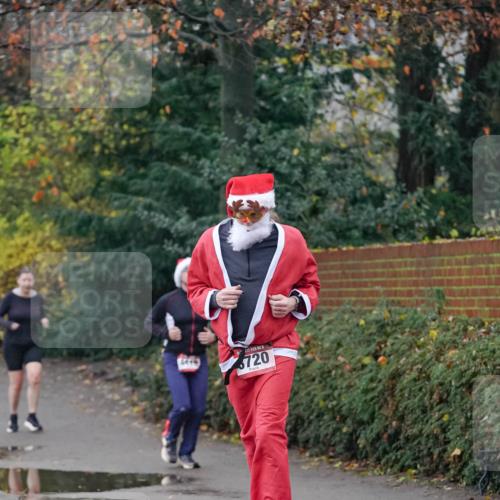 07.12.2025 - St. Pauli X-Mass-Run No. 15 Michael Burmester http://msf.ph/oto/9413354 07.12.2025 10:03:26 Laufen 5, 720 meine-sportfotos.de
