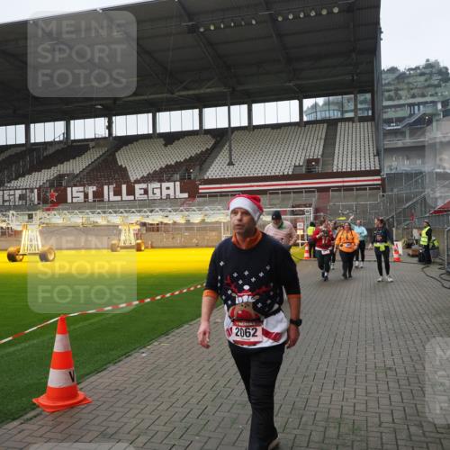 07.12.2025 - St. Pauli X-Mass-Run No. 15 Fabian Wolf http://msf.ph/oto/9413356 07.12.2025 11:19:35 Ziel 367, 373, 797, 1336, 1343, 1563, 2062 meine-sportfotos.de