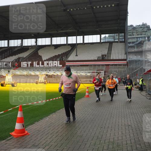 07.12.2025 - St. Pauli X-Mass-Run No. 15 Fabian Wolf http://msf.ph/oto/9413365 07.12.2025 11:19:37 Ziel 367, 373, 797, 1336, 1343, 1563, 2062 meine-sportfotos.de