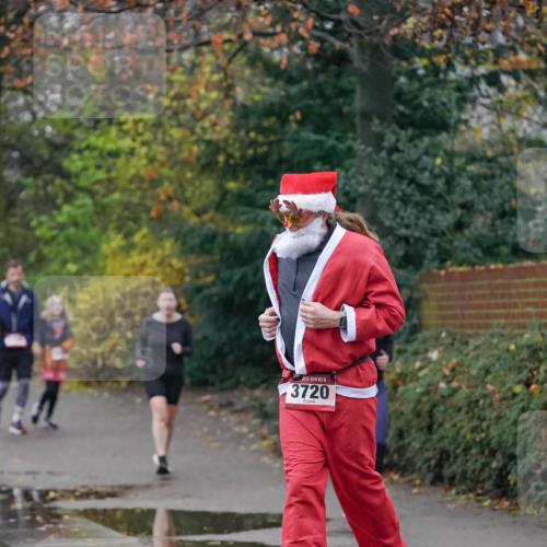 07.12.2025 - St. Pauli X-Mass-Run No. 15 Michael Burmester http://msf.ph/oto/9413366 07.12.2025 10:03:26 Laufen 15, 3720 meine-sportfotos.de