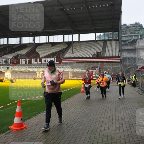 07.12.2025 - St. Pauli X-Mass-Run No. 15 Fabian Wolf http://msf.ph/oto/9413374 07.12.2025 11:19:38 Ziel 367, 373, 797, 1336, 1343, 1563, 2062 meine-sportfotos.de