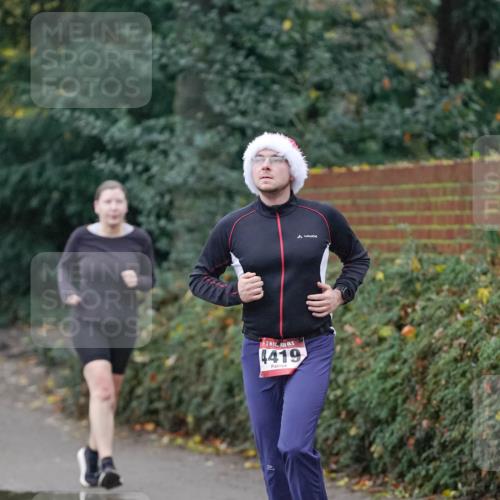07.12.2025 - St. Pauli X-Mass-Run No. 15 Michael Burmester http://msf.ph/oto/9413383 07.12.2025 10:03:28 Laufen 4419 meine-sportfotos.de