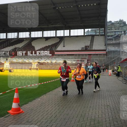 07.12.2025 - St. Pauli X-Mass-Run No. 15 Fabian Wolf http://msf.ph/oto/9413389 07.12.2025 11:19:39 Ziel 367, 373, 797, 1336, 1343, 1563, 2062, 2217, 3160 meine-sportfotos.de