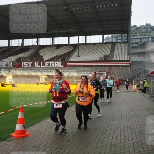07.12.2025 - St. Pauli X-Mass-Run No. 15 Fabian Wolf http://msf.ph/oto/9413407 07.12.2025 11:19:40 Ziel 367, 373, 797, 1336, 1343, 1563, 2217, 3160 meine-sportfotos.de