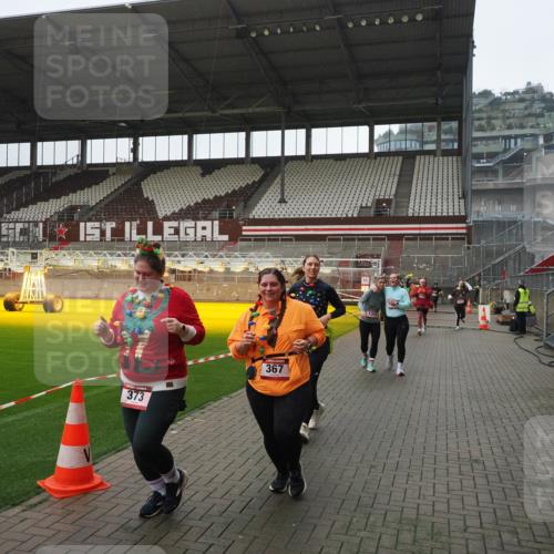 07.12.2025 - St. Pauli X-Mass-Run No. 15 Fabian Wolf http://msf.ph/oto/9413413 07.12.2025 11:19:41 Ziel 367, 373, 797, 1336, 1343, 1563, 2217, 3160 meine-sportfotos.de