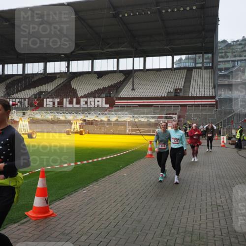 07.12.2025 - St. Pauli X-Mass-Run No. 15 Fabian Wolf http://msf.ph/oto/9413431 07.12.2025 11:19:43 Ziel 367, 373, 1336, 1343, 1563, 2217, 3160, 3822, 3823 meine-sportfotos.de