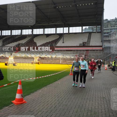 07.12.2025 - St. Pauli X-Mass-Run No. 15 Fabian Wolf http://msf.ph/oto/9413434 07.12.2025 11:19:43 Ziel 367, 373, 1336, 1343, 1563, 2217, 3160, 3822, 3823 meine-sportfotos.de