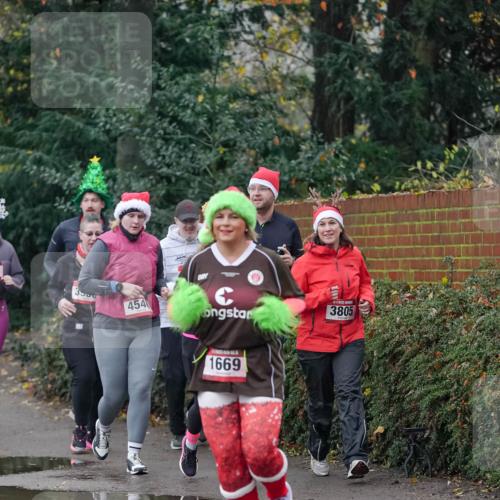 07.12.2025 - St. Pauli X-Mass-Run No. 15 Michael Burmester http://msf.ph/oto/9413523 07.12.2025 10:03:42 Laufen 3500, 454, 3805, 1669 meine-sportfotos.de