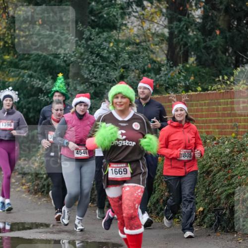 07.12.2025 - St. Pauli X-Mass-Run No. 15 Michael Burmester http://msf.ph/oto/9413526 07.12.2025 10:03:43 Laufen 1396, 39, 4546, 1669, 805 meine-sportfotos.de