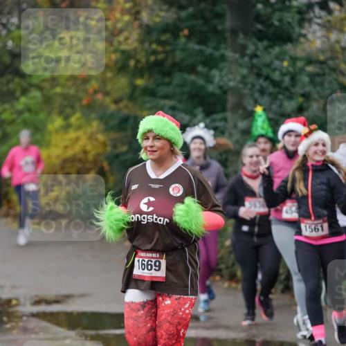 07.12.2025 - St. Pauli X-Mass-Run No. 15 Michael Burmester http://msf.ph/oto/9413541 07.12.2025 10:03:44 Laufen 3430, 1561, 15, 1669 meine-sportfotos.de