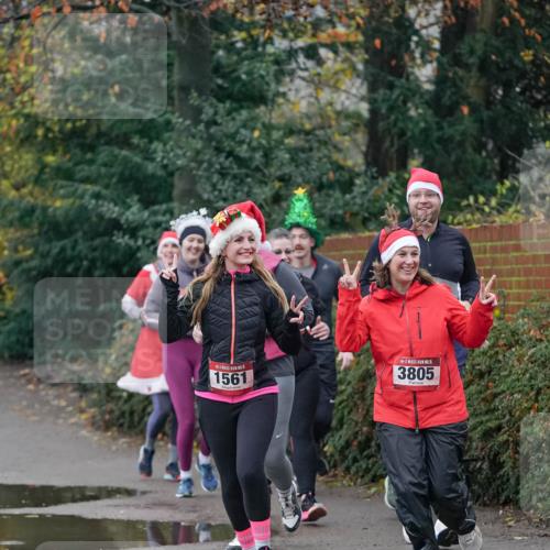 07.12.2025 - St. Pauli X-Mass-Run No. 15 Michael Burmester http://msf.ph/oto/9413550 07.12.2025 10:03:44 Laufen 15, 1561, 15, 3805 meine-sportfotos.de