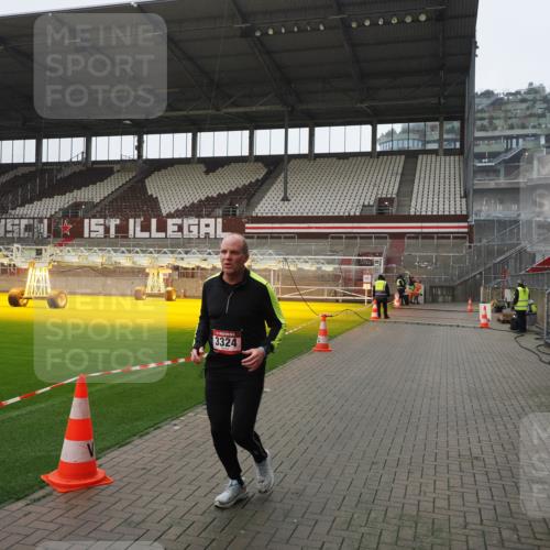 07.12.2025 - St. Pauli X-Mass-Run No. 15 Fabian Wolf http://msf.ph/oto/9413567 07.12.2025 11:20:01 Ziel 2581, 2771, 3075, 3170, 3324, 3822, 3823 meine-sportfotos.de