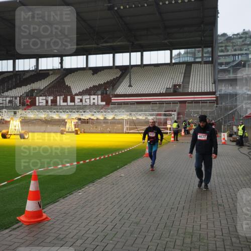 07.12.2025 - St. Pauli X-Mass-Run No. 15 Fabian Wolf http://msf.ph/oto/9413585 07.12.2025 11:20:22 Ziel 2577, 2578, 3129, 3157, 3309, 4637 meine-sportfotos.de