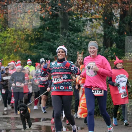 07.12.2025 - St. Pauli X-Mass-Run No. 15 Michael Burmester http://msf.ph/oto/9413643 07.12.2025 10:03:53 Laufen 15, 4185, 88, 3773, 3879 meine-sportfotos.de