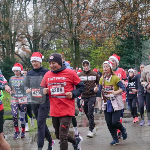 07.12.2025 - St. Pauli X-Mass-Run No. 15 Michael Burmester http://msf.ph/oto/9413754 07.12.2025 10:04:01 Laufen 897, 429, 13, 2024, 4286, 4285 meine-sportfotos.de