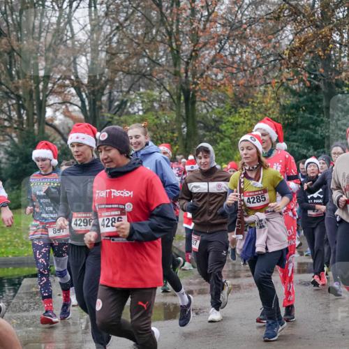 07.12.2025 - St. Pauli X-Mass-Run No. 15 Michael Burmester http://msf.ph/oto/9413757 07.12.2025 10:04:01 Laufen 897, 2824, 4296, 428, 87, 4285 meine-sportfotos.de