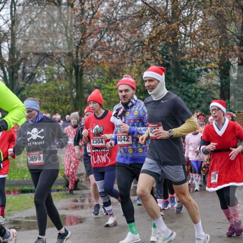 07.12.2025 - St. Pauli X-Mass-Run No. 15 Michael Burmester http://msf.ph/oto/9413793 07.12.2025 10:04:04 Laufen 3699, 414, 2304, 4042, 779 meine-sportfotos.de