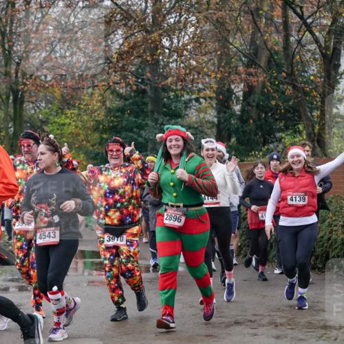 07.12.2025 - St. Pauli X-Mass-Run No. 15 Michael Burmester http://msf.ph/oto/9413835 07.12.2025 10:04:08 Laufen 4543, 3910, 2896, 41, 4139 meine-sportfotos.de