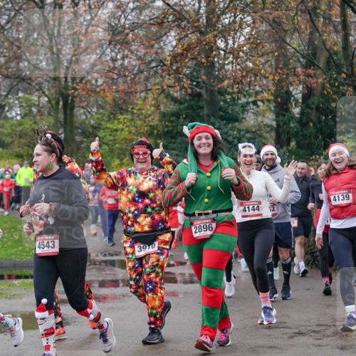 07.12.2025 - St. Pauli X-Mass-Run No. 15 Michael Burmester http://msf.ph/oto/9413844 07.12.2025 10:04:08 Laufen 4144, 4139, 4543, 2896, 3970 meine-sportfotos.de