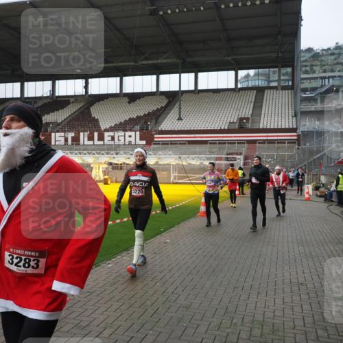 07.12.2025 - St. Pauli X-Mass-Run No. 15 Fabian Wolf http://msf.ph/oto/9413952 07.12.2025 11:21:20 Ziel 232, 2375, 2376, 2579, 2867, 3073, 3135, 3159, 3220, 3283 meine-sportfotos.de