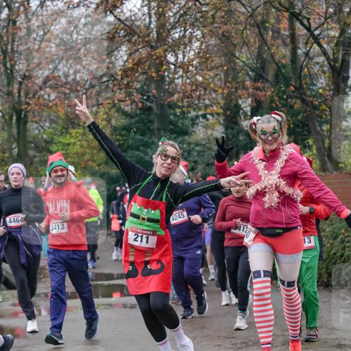 07.12.2025 - St. Pauli X-Mass-Run No. 15 Michael Burmester http://msf.ph/oto/9413955 07.12.2025 10:04:17 Laufen 4464, 3413, 15, 211, 4245, 4140, 13 meine-sportfotos.de