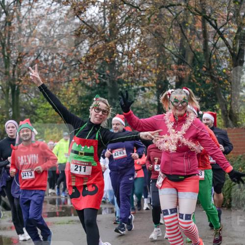 07.12.2025 - St. Pauli X-Mass-Run No. 15 Michael Burmester http://msf.ph/oto/9413961 07.12.2025 10:04:17 Laufen 3413, 5, 211, 4245, 34, 3 meine-sportfotos.de