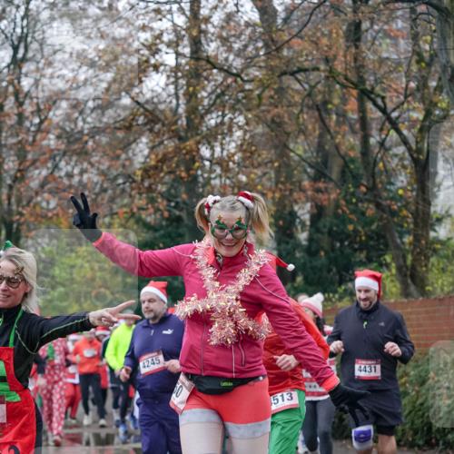 07.12.2025 - St. Pauli X-Mass-Run No. 15 Michael Burmester http://msf.ph/oto/9413967 07.12.2025 10:04:17 Laufen 4245, 513, 4431 meine-sportfotos.de