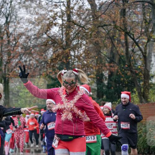 07.12.2025 - St. Pauli X-Mass-Run No. 15 Michael Burmester http://msf.ph/oto/9413970 07.12.2025 10:04:18 Laufen 4245, 60, 4513, 092, 4431 meine-sportfotos.de