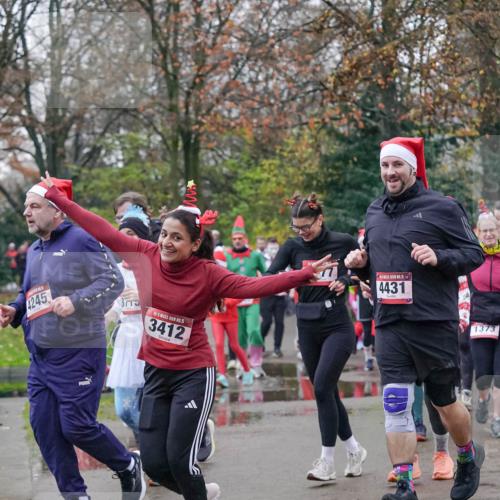 07.12.2025 - St. Pauli X-Mass-Run No. 15 Michael Burmester http://msf.ph/oto/9413989 07.12.2025 10:04:19 Laufen 4245, 371, 15, 3412, 15, 4431, 1373 meine-sportfotos.de