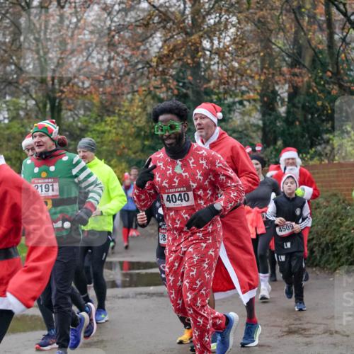 07.12.2025 - St. Pauli X-Mass-Run No. 15 Michael Burmester http://msf.ph/oto/9414047 07.12.2025 10:04:23 Laufen 2191, 15, 4040, 4509, 38 meine-sportfotos.de