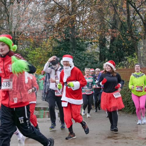 07.12.2025 - St. Pauli X-Mass-Run No. 15 Michael Burmester http://msf.ph/oto/9414077 07.12.2025 10:04:25 Laufen 539, 20, 1, 12, 12, 4350, 2068, 4775 meine-sportfotos.de