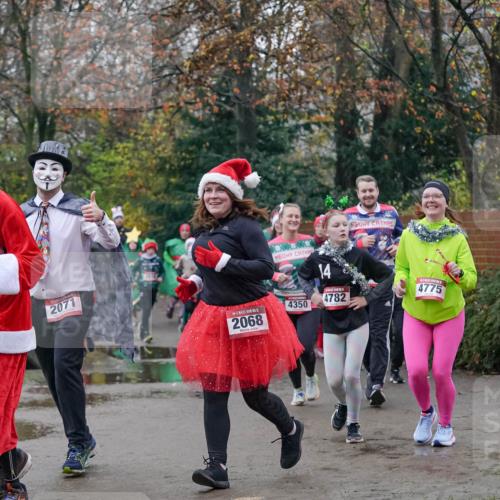 07.12.2025 - St. Pauli X-Mass-Run No. 15 Michael Burmester http://msf.ph/oto/9414095 07.12.2025 10:04:26 Laufen 2071, 25, 2068, 4350, 14, 4782, 4775 meine-sportfotos.de