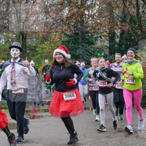 07.12.2025 - St. Pauli X-Mass-Run No. 15 Michael Burmester http://msf.ph/oto/9414101 07.12.2025 10:04:27 Laufen 15, 2068, 4350, 4782, 4875, 4775 meine-sportfotos.de