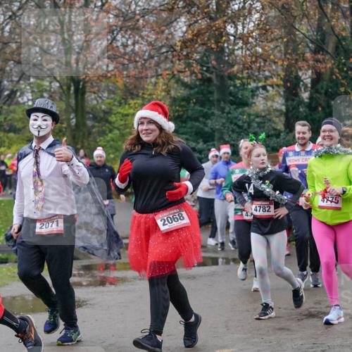 07.12.2025 - St. Pauli X-Mass-Run No. 15 Michael Burmester http://msf.ph/oto/9414104 07.12.2025 10:04:27 Laufen 2071, 2068, 4782, 4775 meine-sportfotos.de