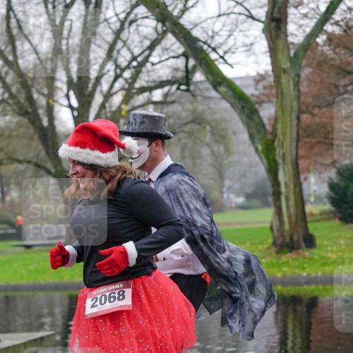 07.12.2025 - St. Pauli X-Mass-Run No. 15 Michael Burmester http://msf.ph/oto/9414110 07.12.2025 10:04:28 Laufen 15, 2068 meine-sportfotos.de
