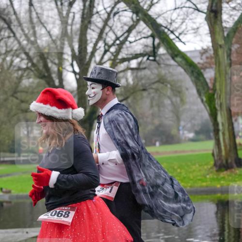 07.12.2025 - St. Pauli X-Mass-Run No. 15 Michael Burmester http://msf.ph/oto/9414113 07.12.2025 10:04:28 Laufen 15, 2068 meine-sportfotos.de