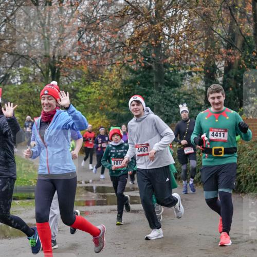 07.12.2025 - St. Pauli X-Mass-Run No. 15 Michael Burmester http://msf.ph/oto/9414143 07.12.2025 10:04:31 Laufen 4407, 101, 4454, 4411 meine-sportfotos.de