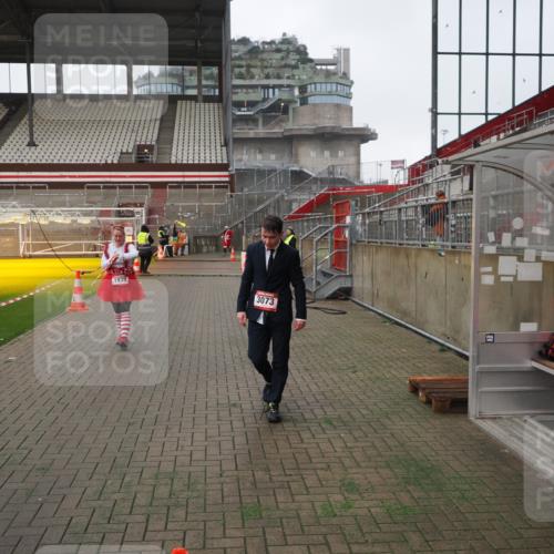07.12.2025 - St. Pauli X-Mass-Run No. 15 Fabian Wolf http://msf.ph/oto/9414177 07.12.2025 11:21:43 Ziel 1549, 1902, 1907, 1939, 2033, 2197, 2473, 2474 meine-sportfotos.de
